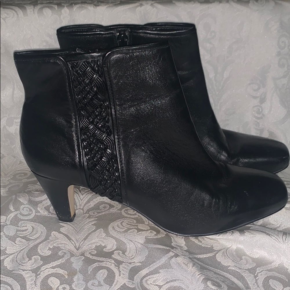 Shoes - Picture 3 of 4